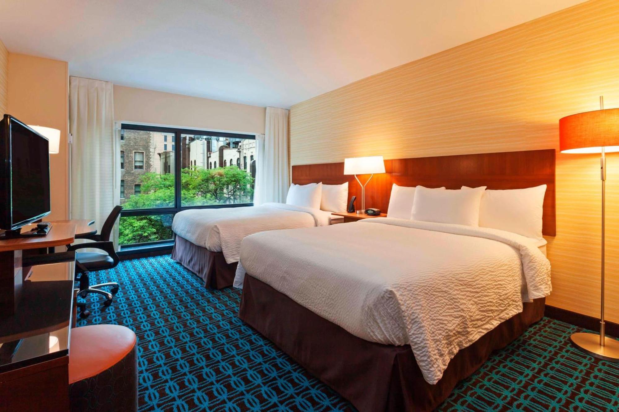 Fairfield Inn And Suites Chicago Downtown-River North Exterior photo